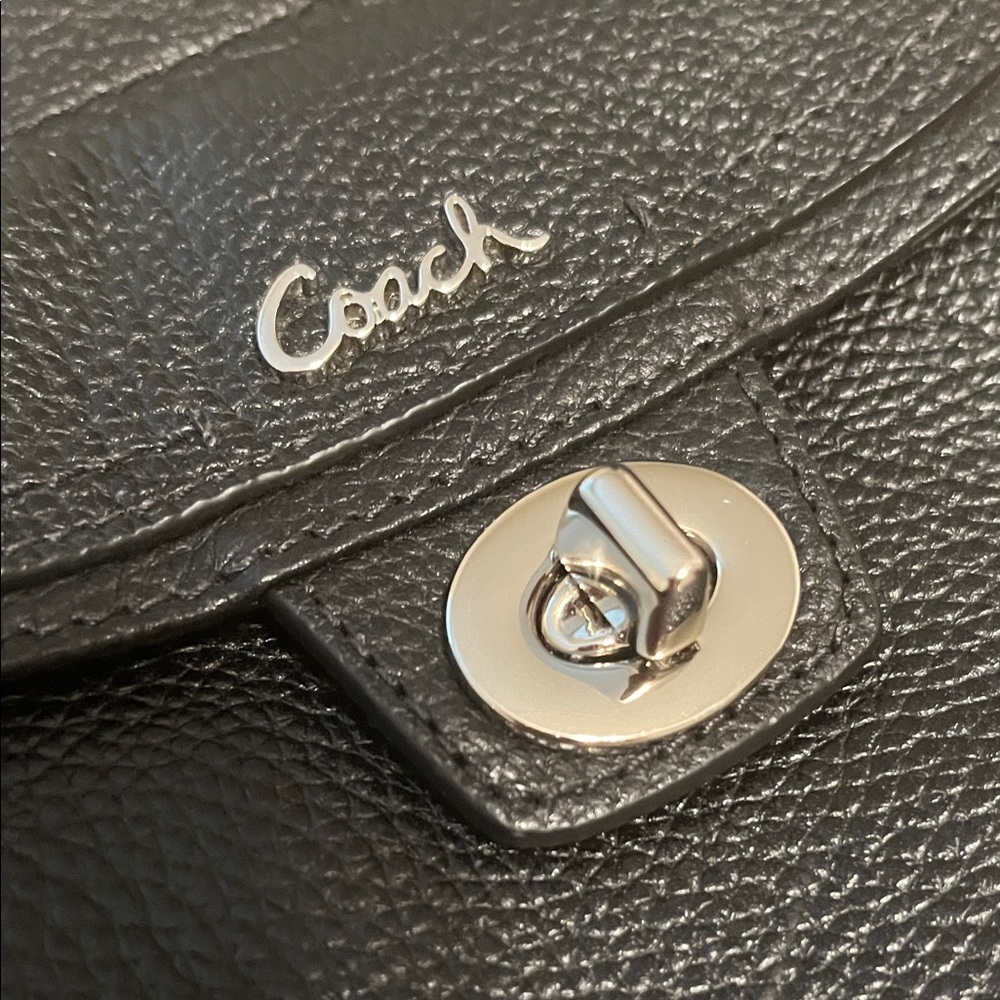Coach Black Pebbled Leather Crossbody Messenger Bag with Adjustable Strap - Picture 4 of 13